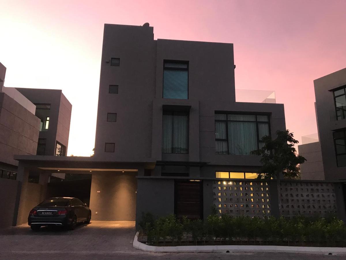 Molly Luxury Private Pool Bungalow茉莉的家豪华私人泳池别墅 Pantai Cenang  Eksteriør billede